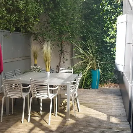 Le Jardin De L'horloge *