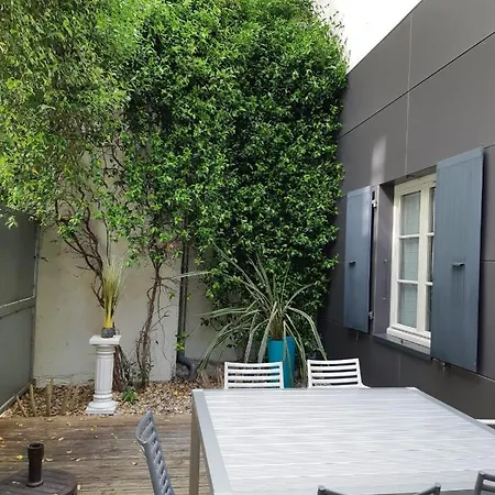 Le Jardin De L'horloge La Rochelle (Charente-Maritime)