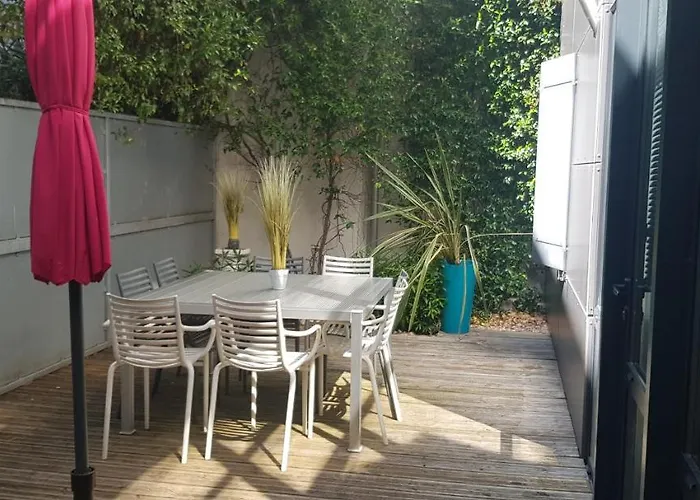Le Jardin De L'horloge *